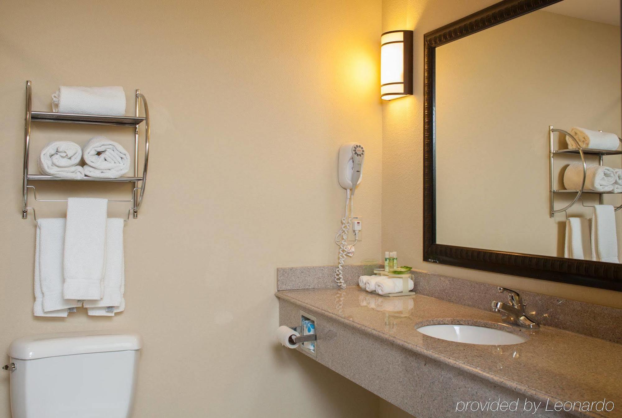 Holiday Inn Express Hotel & Suites Waller By Ihg Ngoại thất bức ảnh