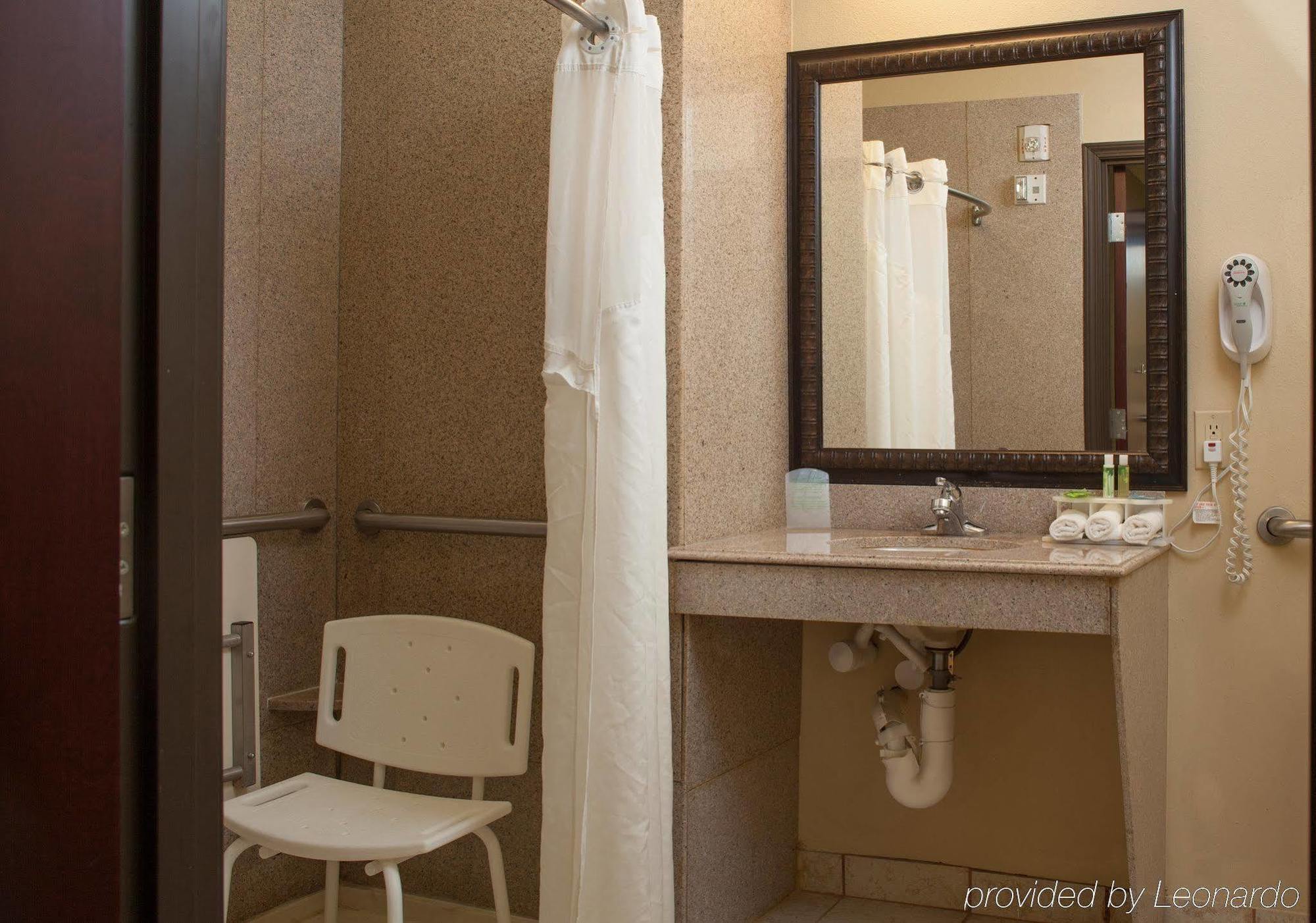 Holiday Inn Express Hotel & Suites Waller By Ihg Ngoại thất bức ảnh