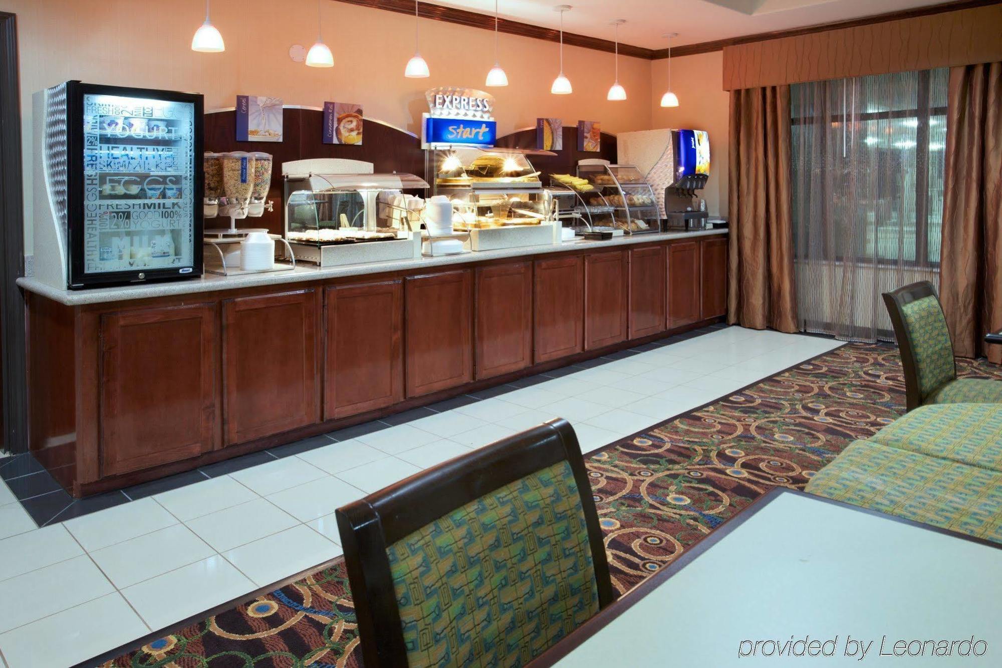 Holiday Inn Express Hotel & Suites Waller By Ihg Ngoại thất bức ảnh